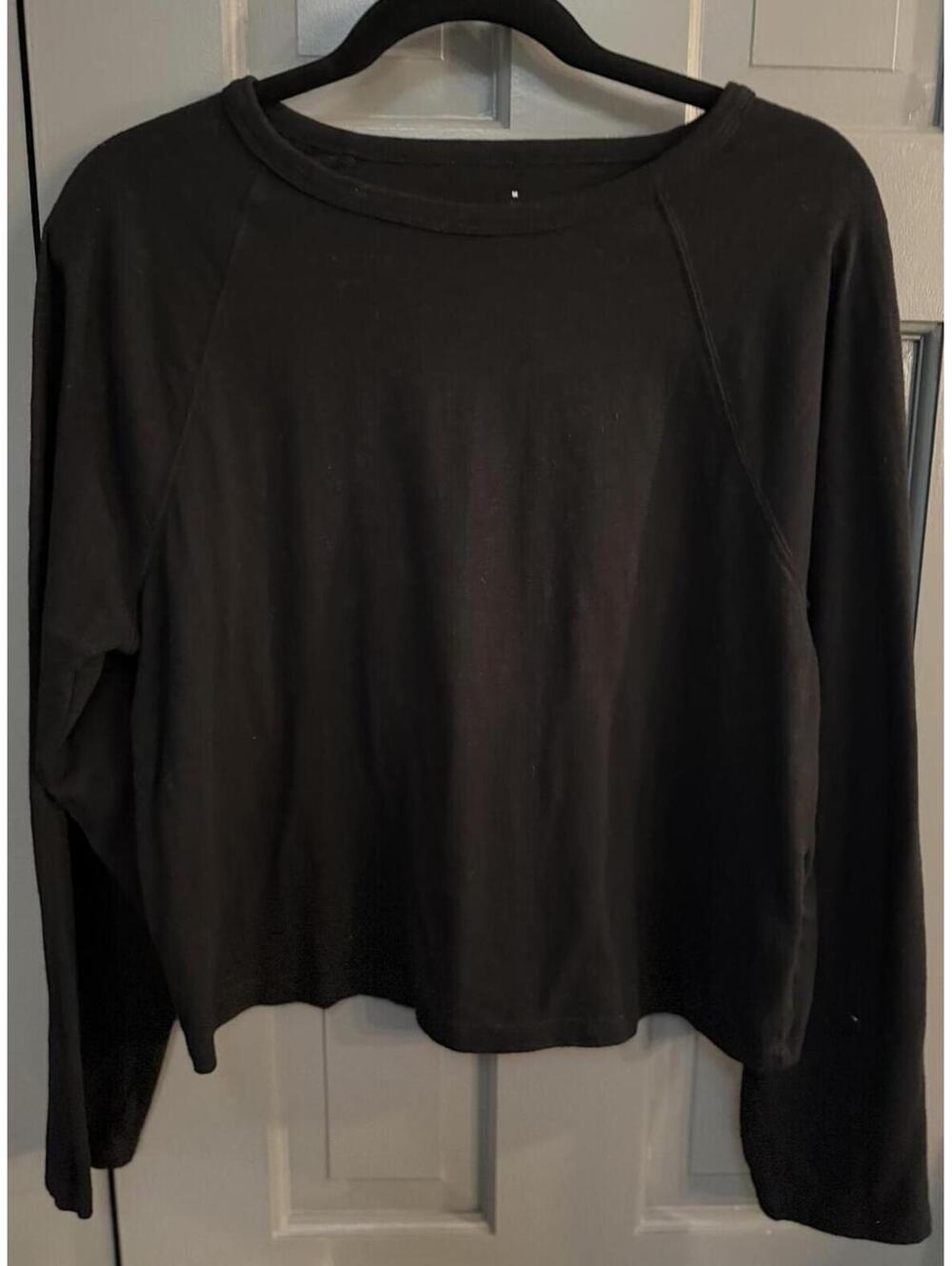Everlane Black Long Sleeve Crop Tee Shirt Size M